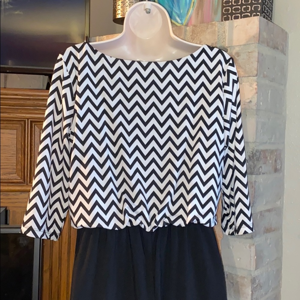 Dress - Picture 3 of 4